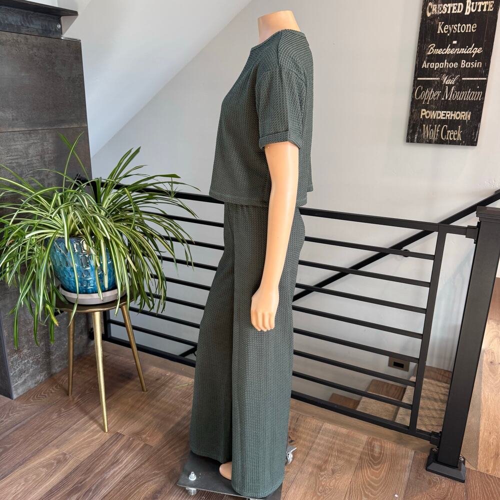 NWT Francesca’s Julia Hunter Green Waffle Knit Lounge Set, Top & Bottom - Small - Picture 15 of 16